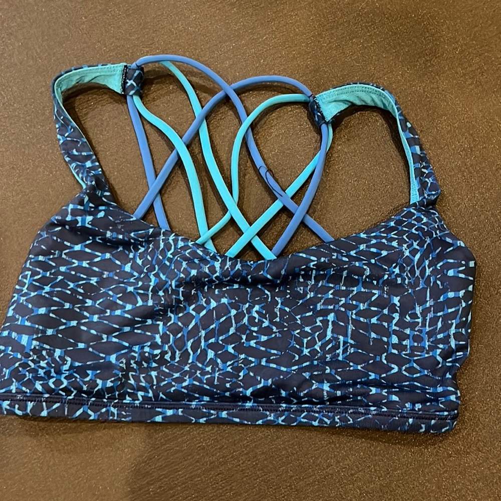 Size 6 GUC lululemon sports bra